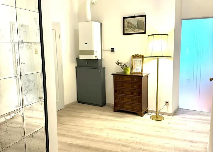Comfy 93 Sqm Apartment *